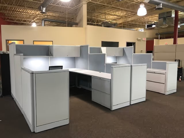 gen2 Avenir modular workstation with privacy panels and integrated storage