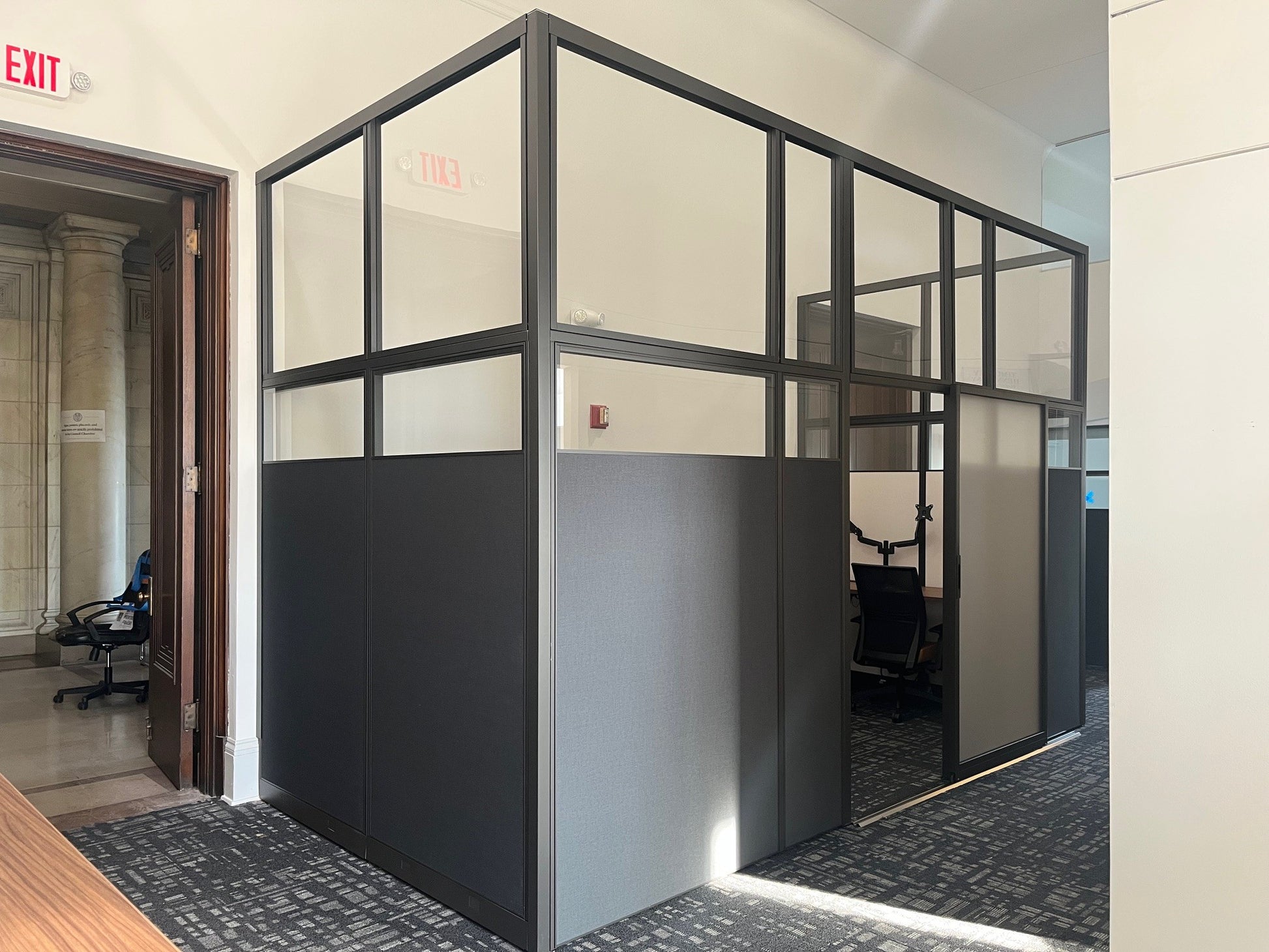 gen2 Era office workstation system with integrated cable management