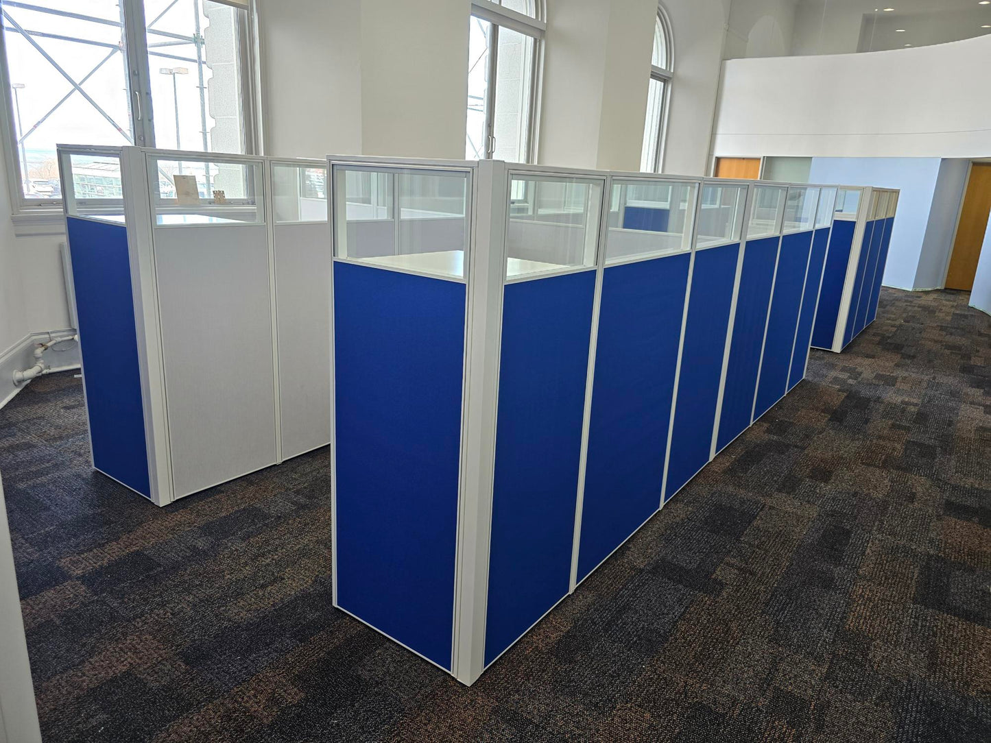 American-made gen2 Era workstations in modern open office setting