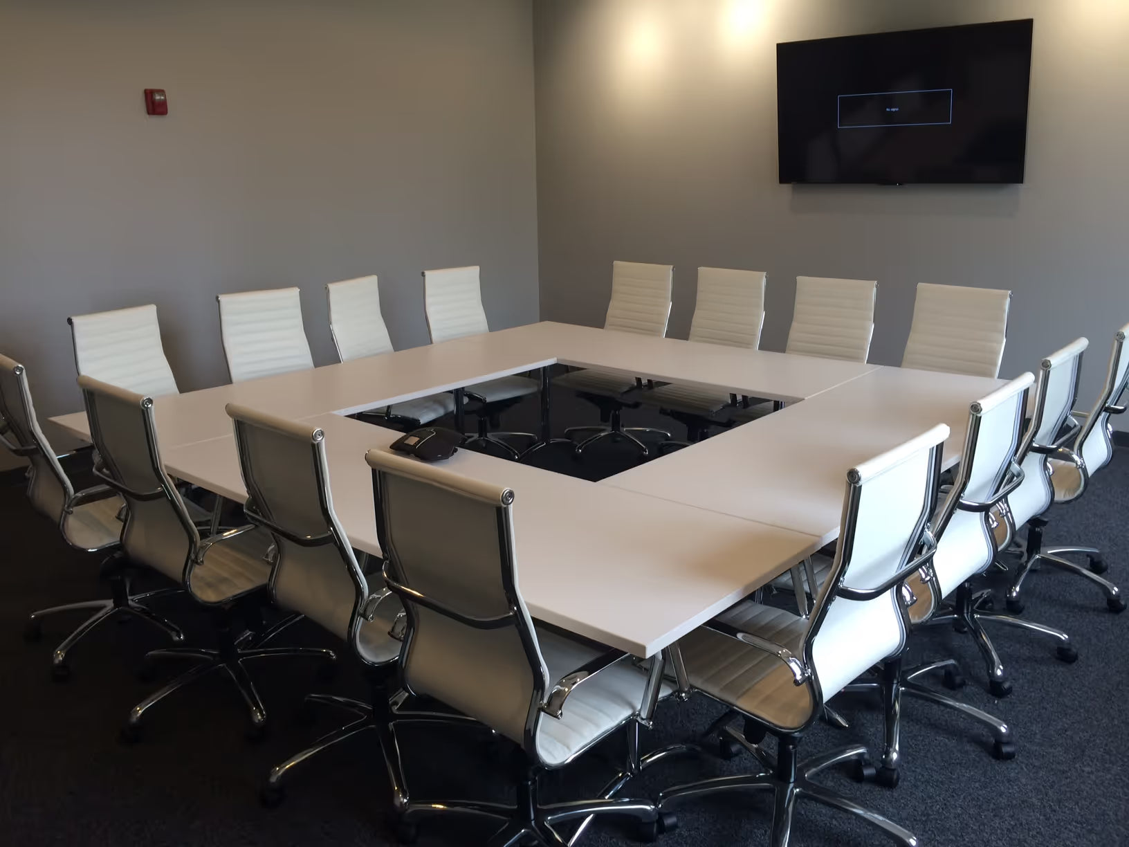 gen2 custom moveable training tables arranged in classroom configuration